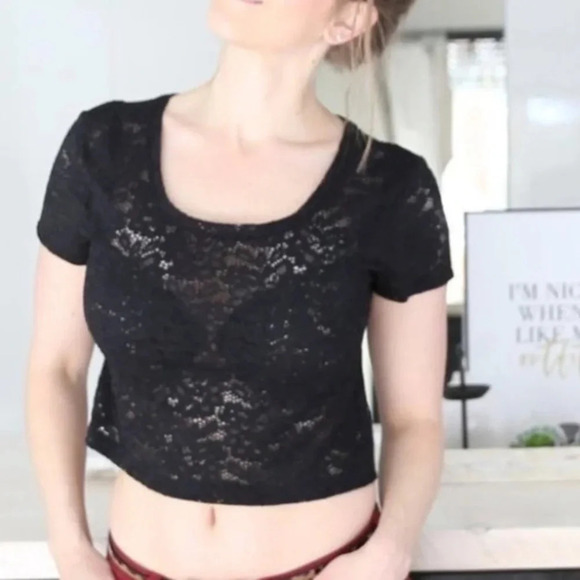 Express lace crop top - Picture 1 of 10
